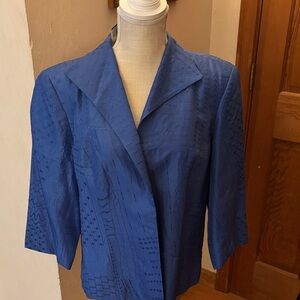Coldwater Creek Textured Blue Blazer. Lightweight. Size L.